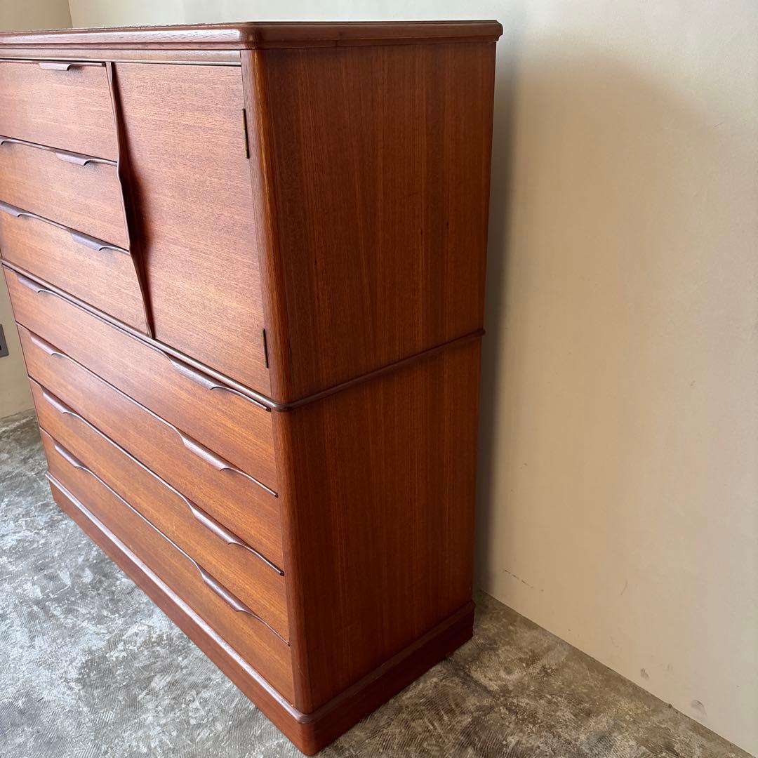 北欧デザインの整理箪笥　洋服ダンス　引き出し7杯　ドロワー　箪笥　天然木