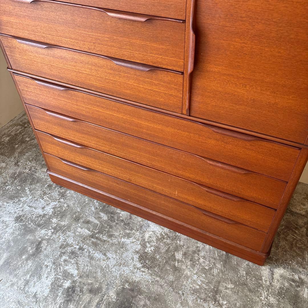 北欧デザインの整理箪笥　洋服ダンス　引き出し7杯　ドロワー　箪笥　天然木