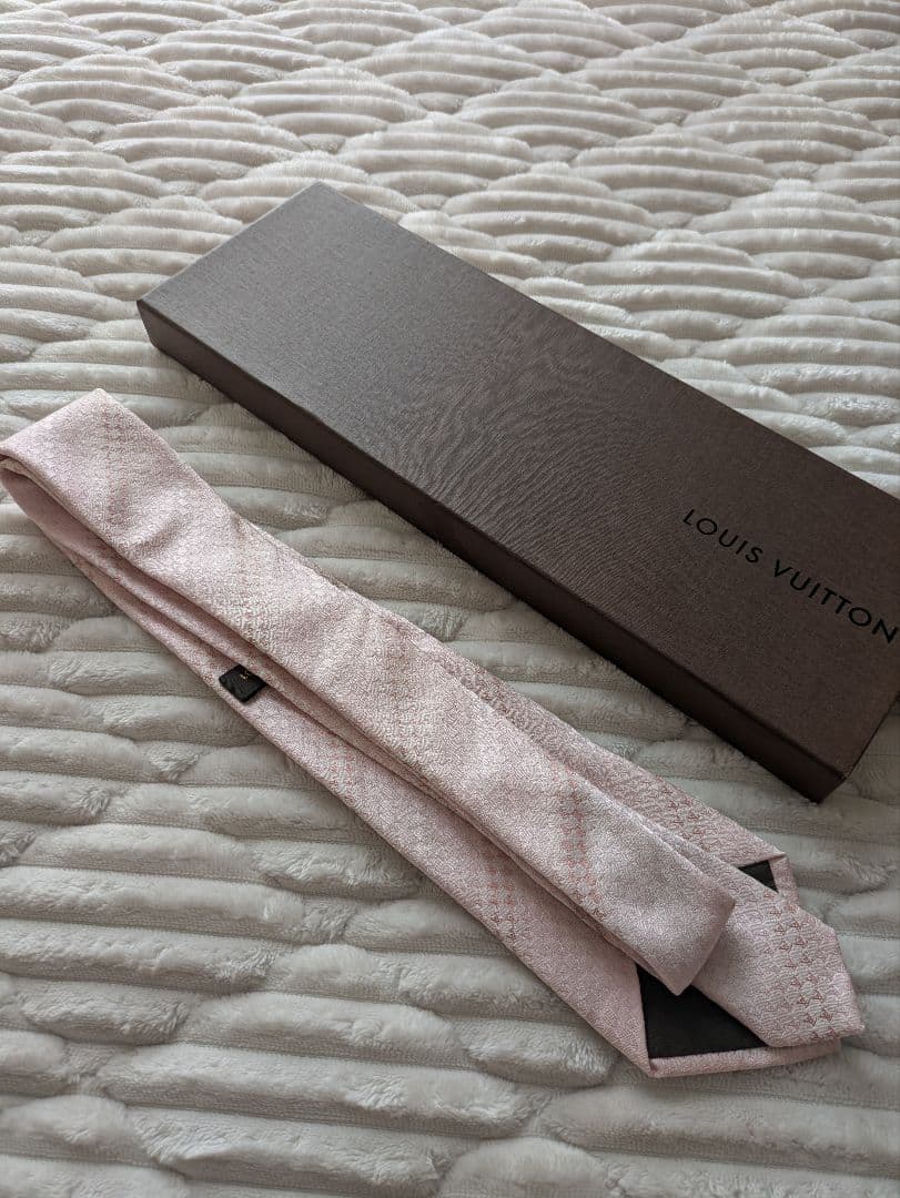 美品　ルイ・ヴィトン　ネクタイ　ピンク　モノグラム