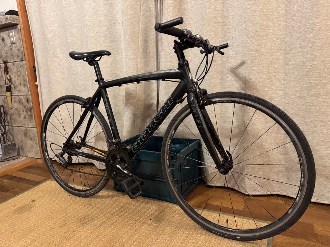 【東京】Bianchi クロスバイク マッドブラック 700c 2×8s