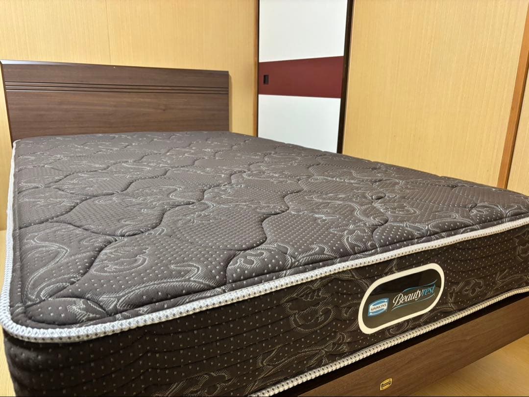 セミダブルベッドフレームとマットレスセット