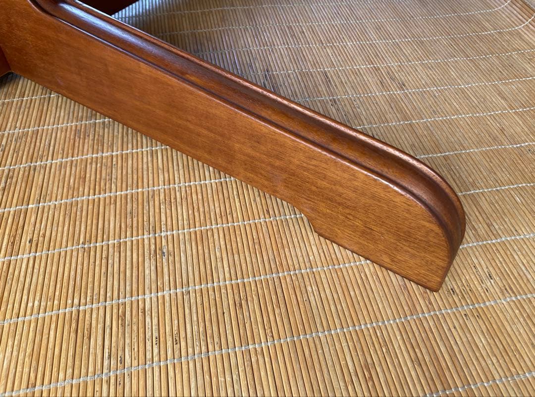 ガラスカバー付き八角形のセンターテーブル