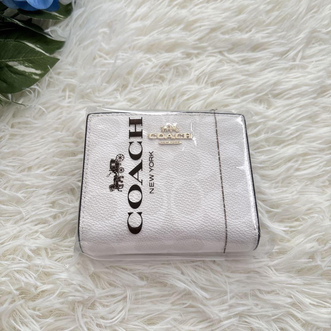 coach ラグジュアリー チャーム スナップ ラウンド ウォレット 財布