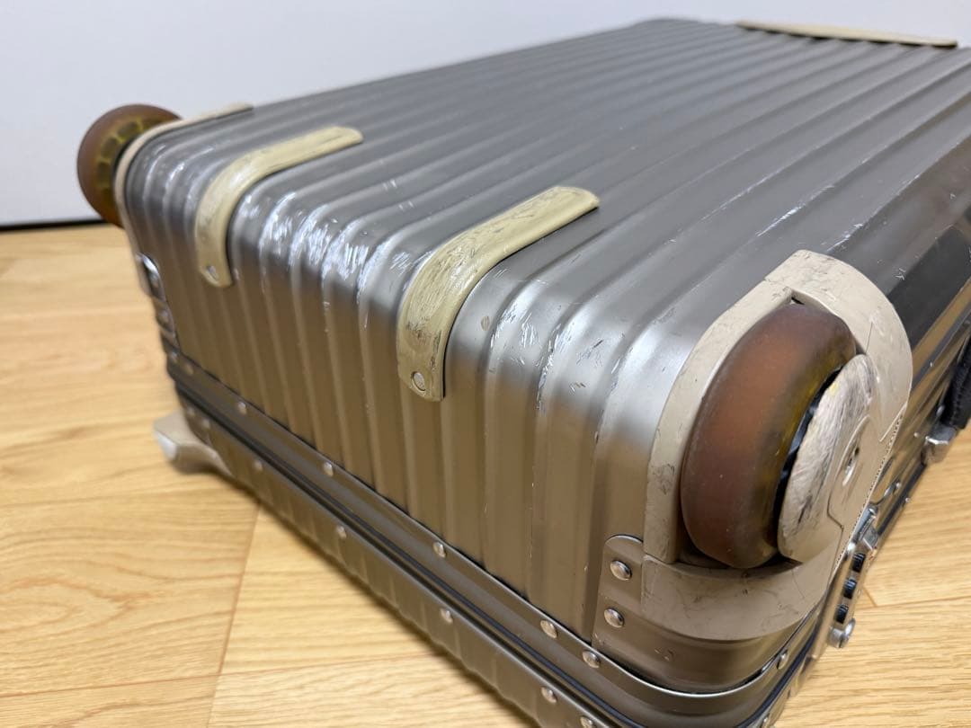 リモワ　RIMOWA PREMIUM シャンパンゴールド　トパーズ　63L　2輪