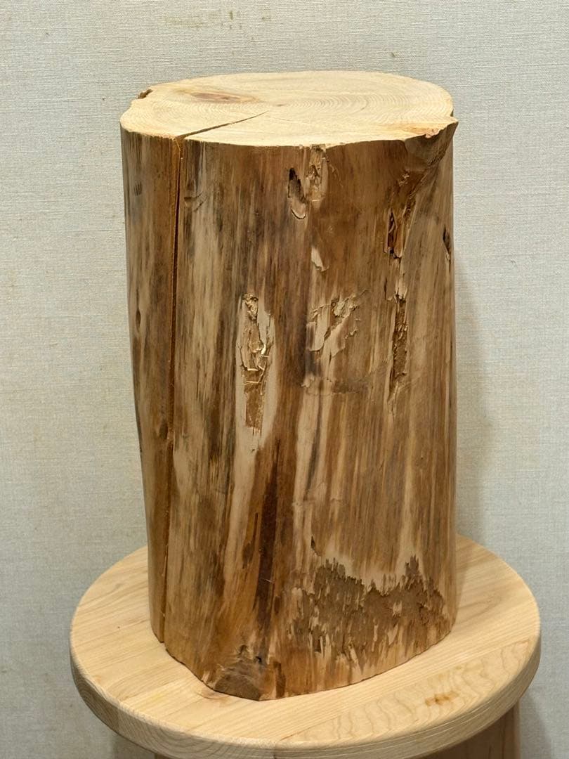 青森ヒバの丸太スツール