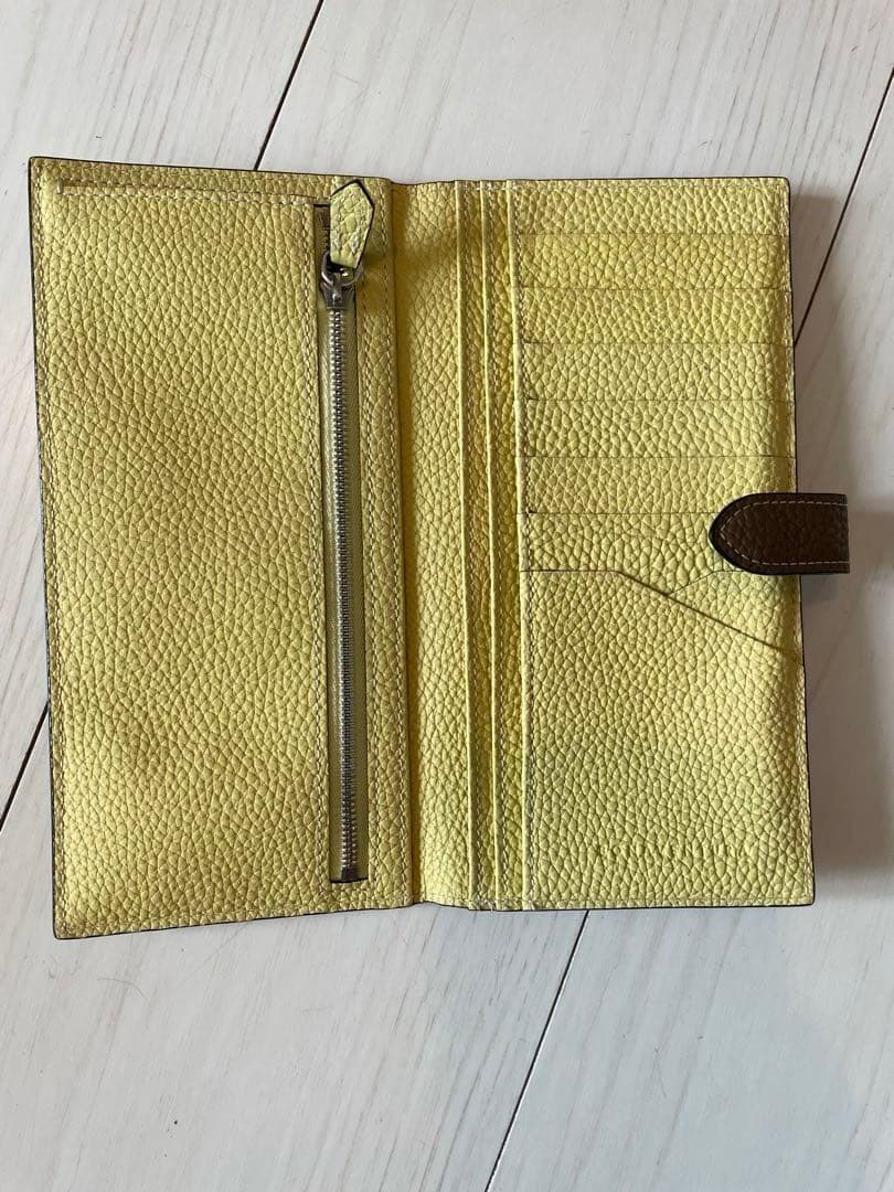 値下げ⭐︎レザー二つ折り長財布 グレージュ　イエロー