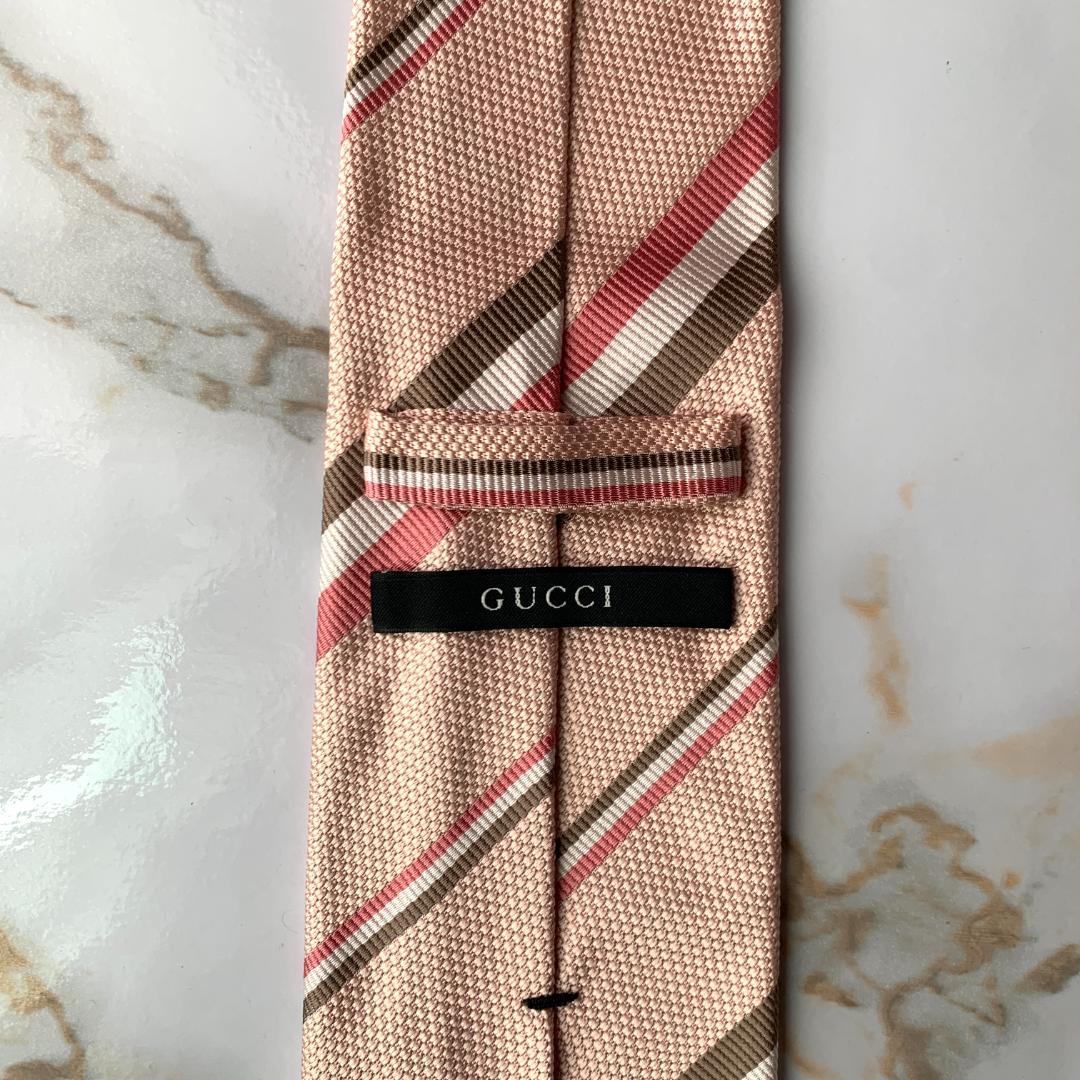 【未使用】GUCCI ネクタイ ストライプ柄 シルク 高級感　即購入〇
