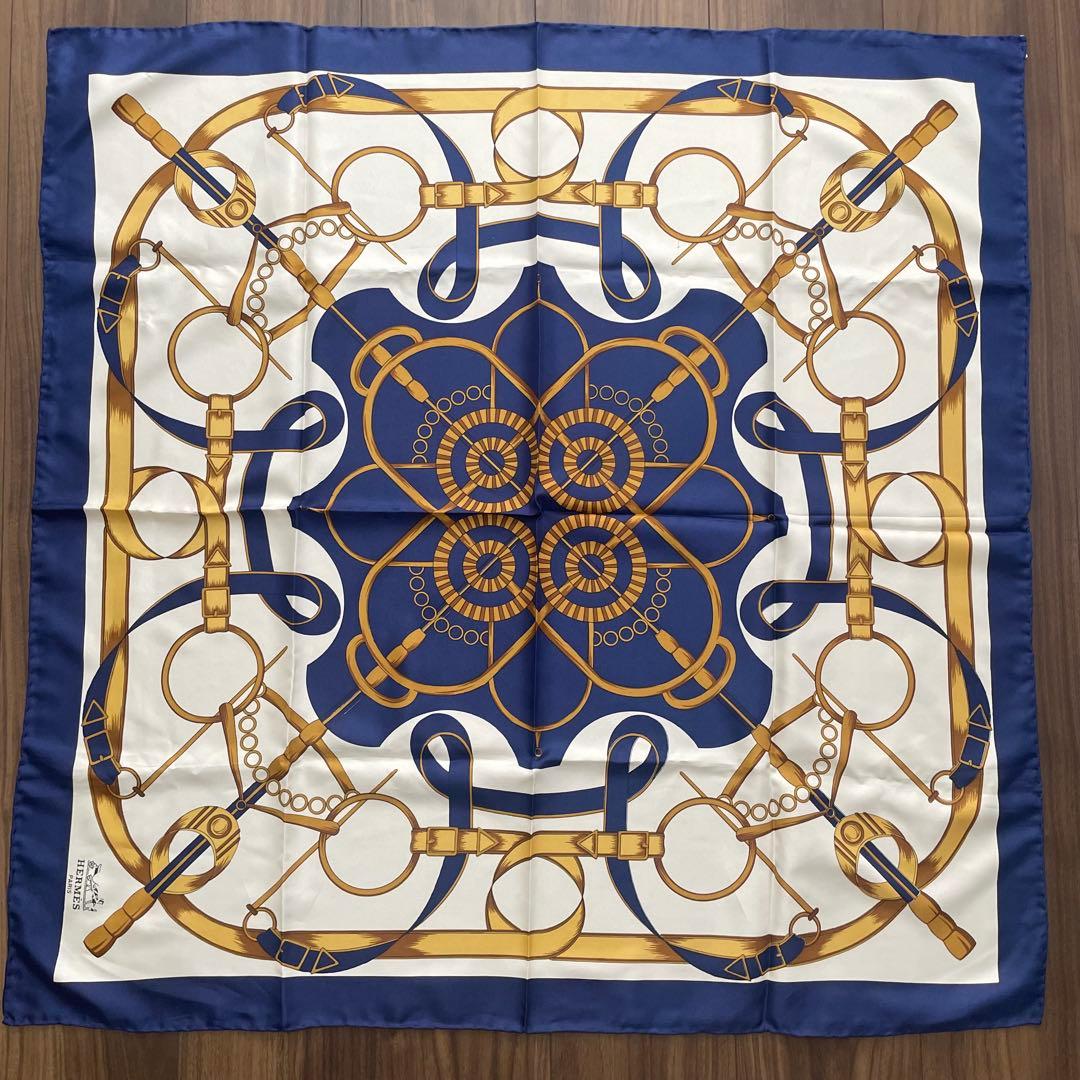 エルメス　スカーフ　カレ90 ネイビーゴールド