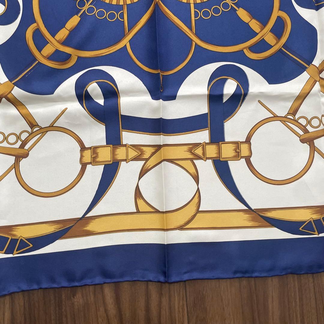 エルメス　スカーフ　カレ90 ネイビーゴールド