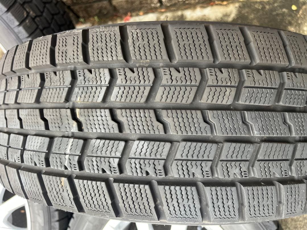 最終値下げ　スタッドレスタイヤ 16インチ グッドイヤー バリ溝30系