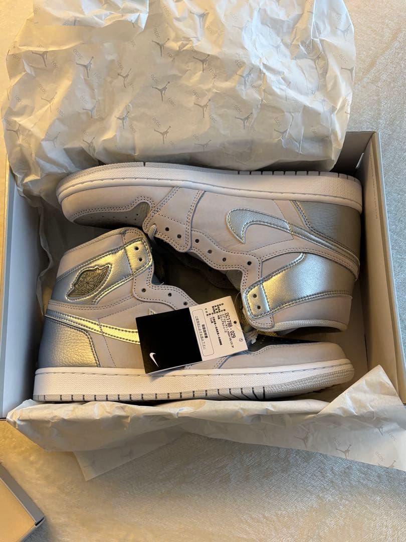 ヒ*ロ様 Nike Air Jordan 1 HIGHシルバー/グレー