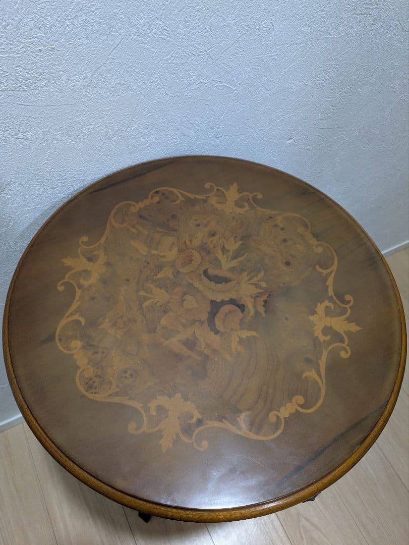 イタリア製 木製丸テーブル 花台 象嵌 サイド机アンティーク 飾り棚 模様付き