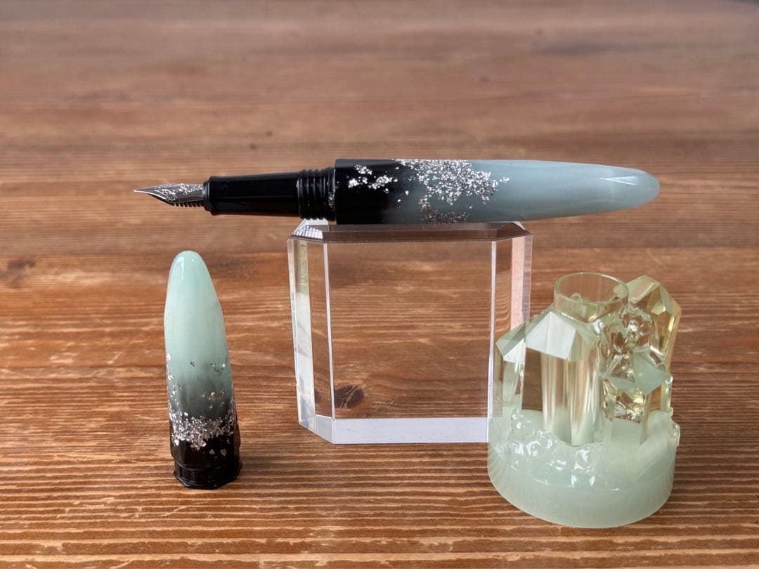 あ*と様 BENU ブリオレット ルミナス 万年筆+スタンドセット