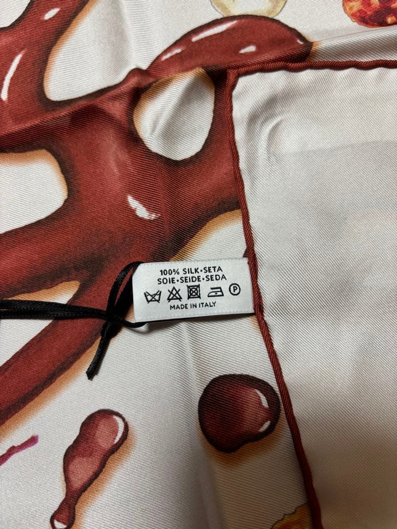 Ferragamo フェラガモ シルク　スカーフ　90×90⑤