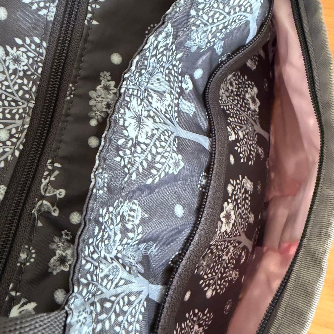 【入手困難】LeSportsac ディズニー コラボ 刺繍 トートバッグ