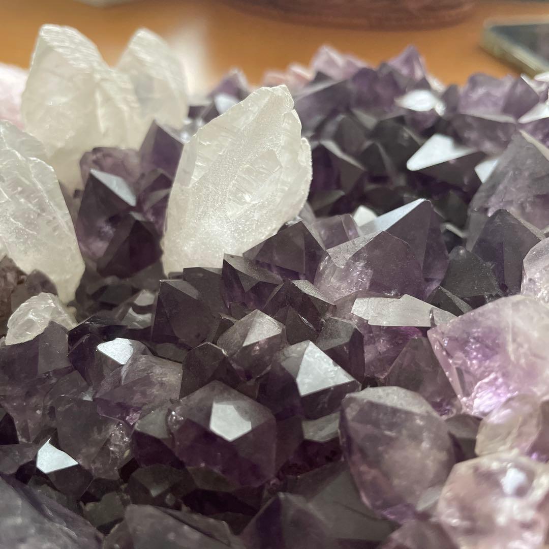 アメジストとクォーツの結晶塊