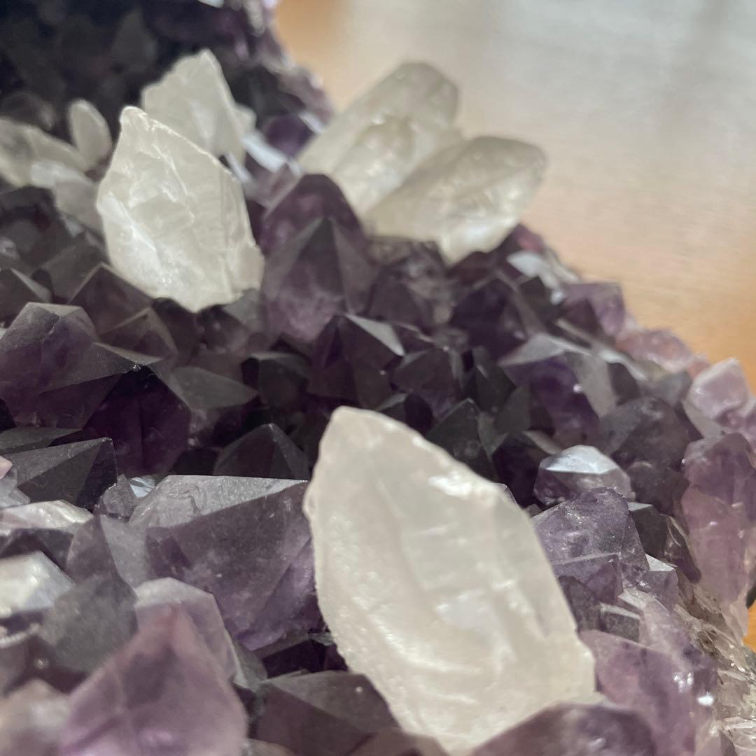 アメジストとクォーツの結晶塊