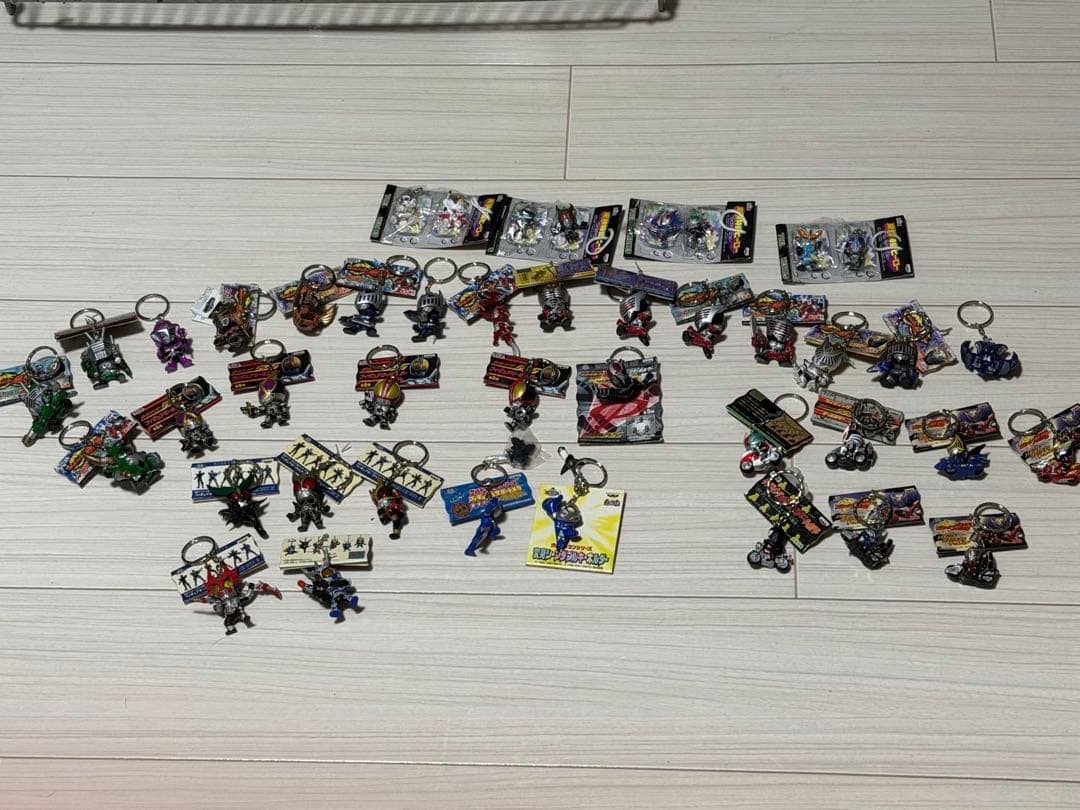 仮面ライダー　ウルトラマン　キャラクター キーホルダーセット