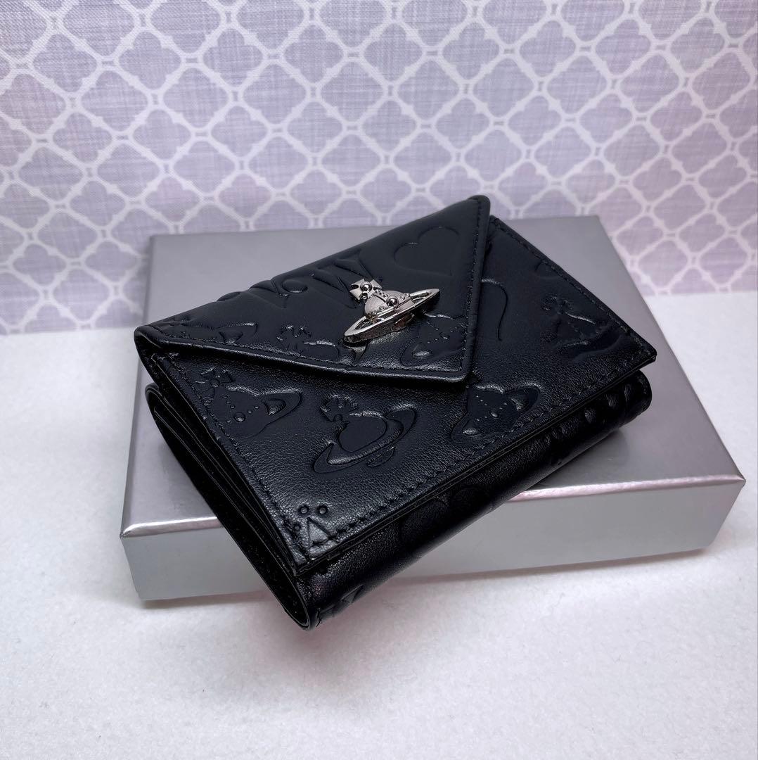 【内柄も素敵☆最新】Vivienne Westwood 三折財布 マット 黒