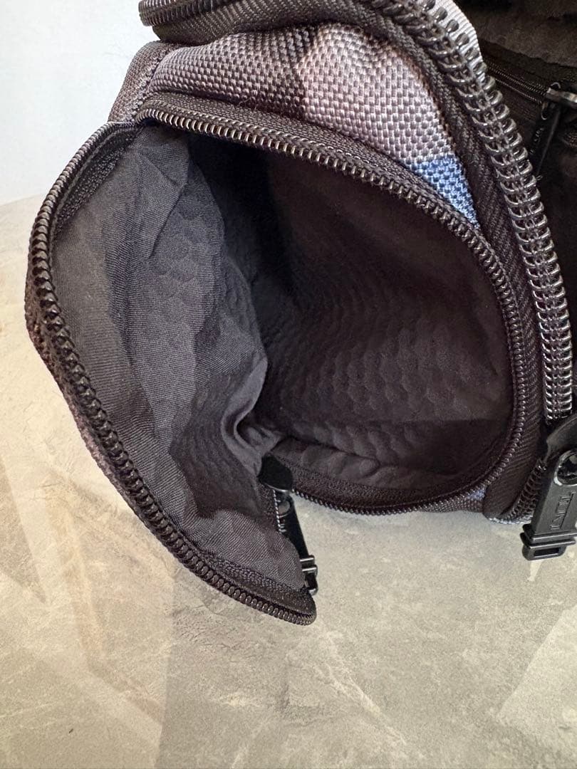 TUMI 迷彩柄 ボディバッグ・ウエストポーチ