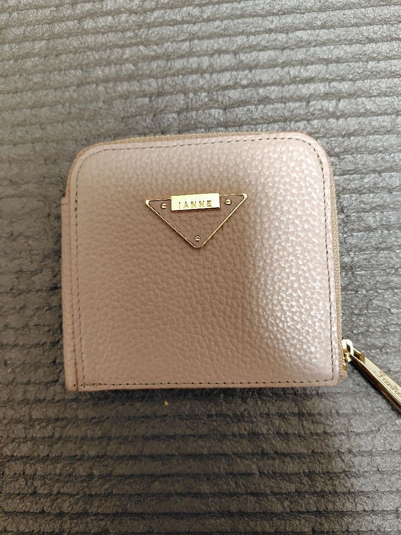 イアンヌIANNE2つ折り財布