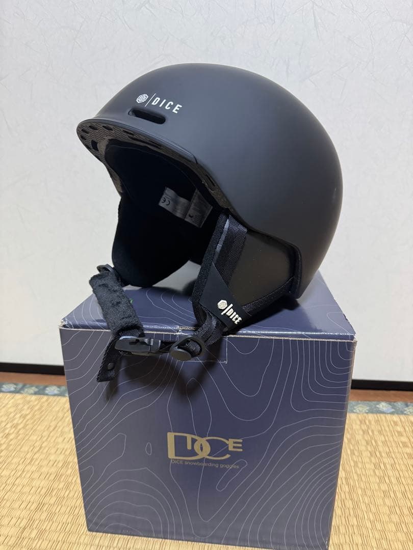 DICE D6 ヘルメット