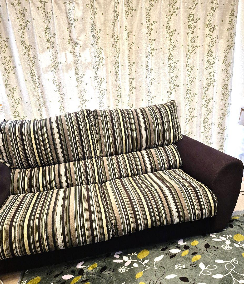 ニトリスペイン製布張りソファー(写真追加しました)