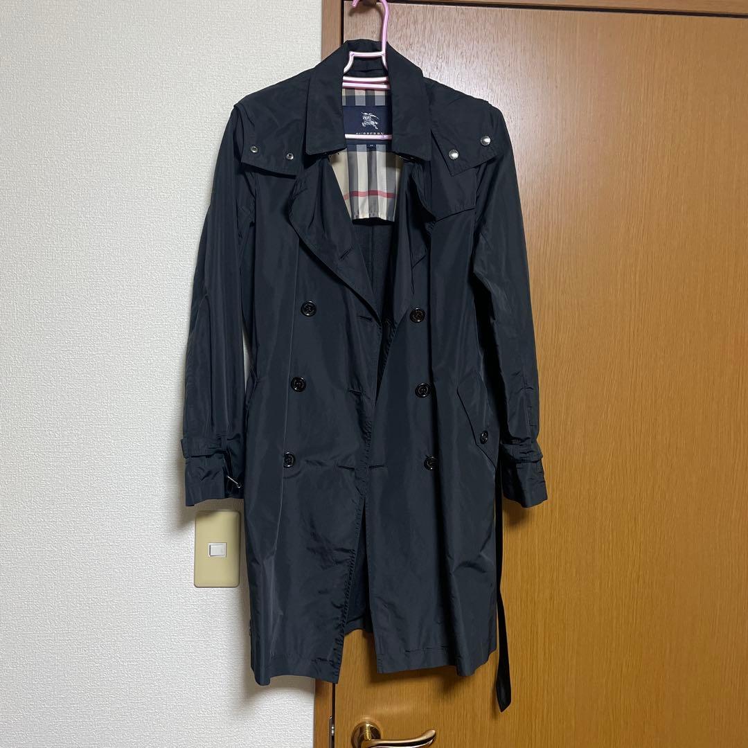 バーバリー　ロンドン　黒いトレンチコート