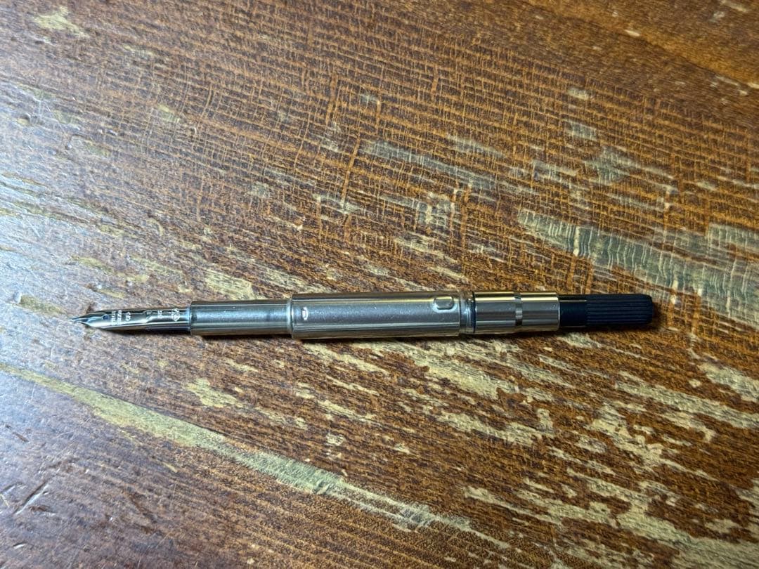 PILOT 万年筆 キャップレス　白絣　ニブ【F】　　7/11〜14発送お休み