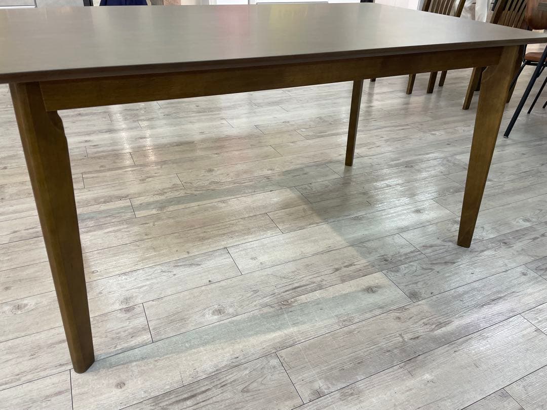 ダイニングテーブルのみ：新品、未開封【幅135cm×奥行80cm×高さ69cm】