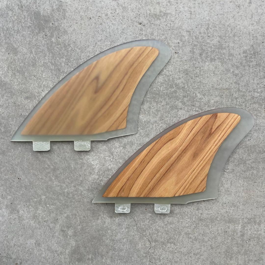 キールフィン　サーフィン　FCS フィッシュ　ツインフィン　ショートボード