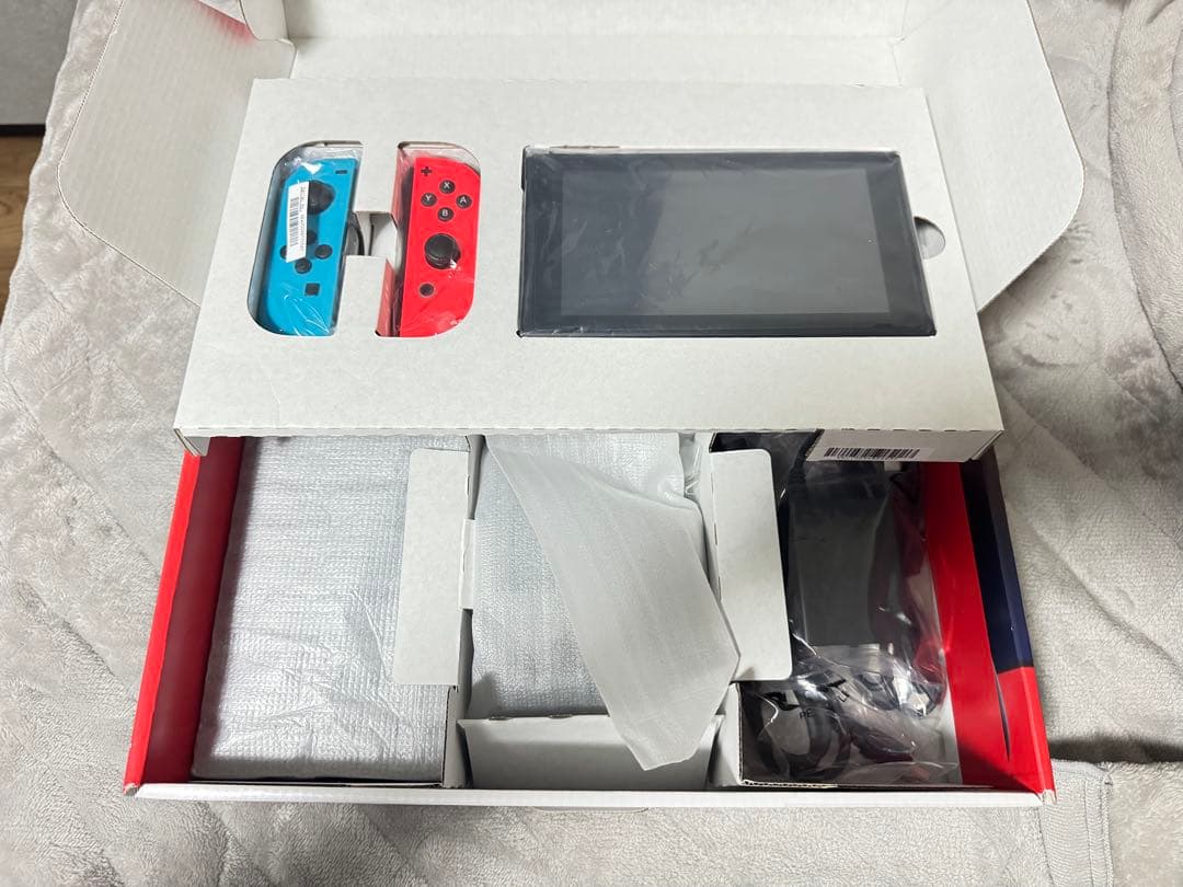 【極美品】Nintendo Switch 本体