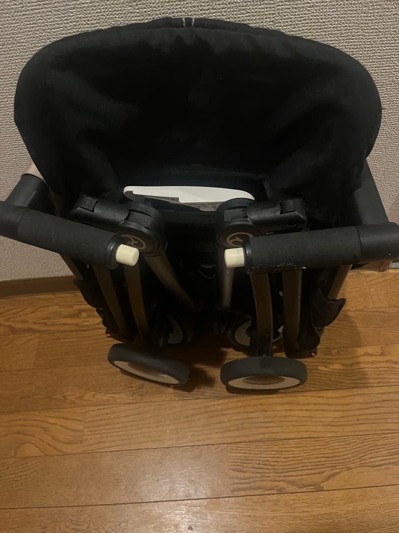 ブラック ベビーカー 折りたたみ可能