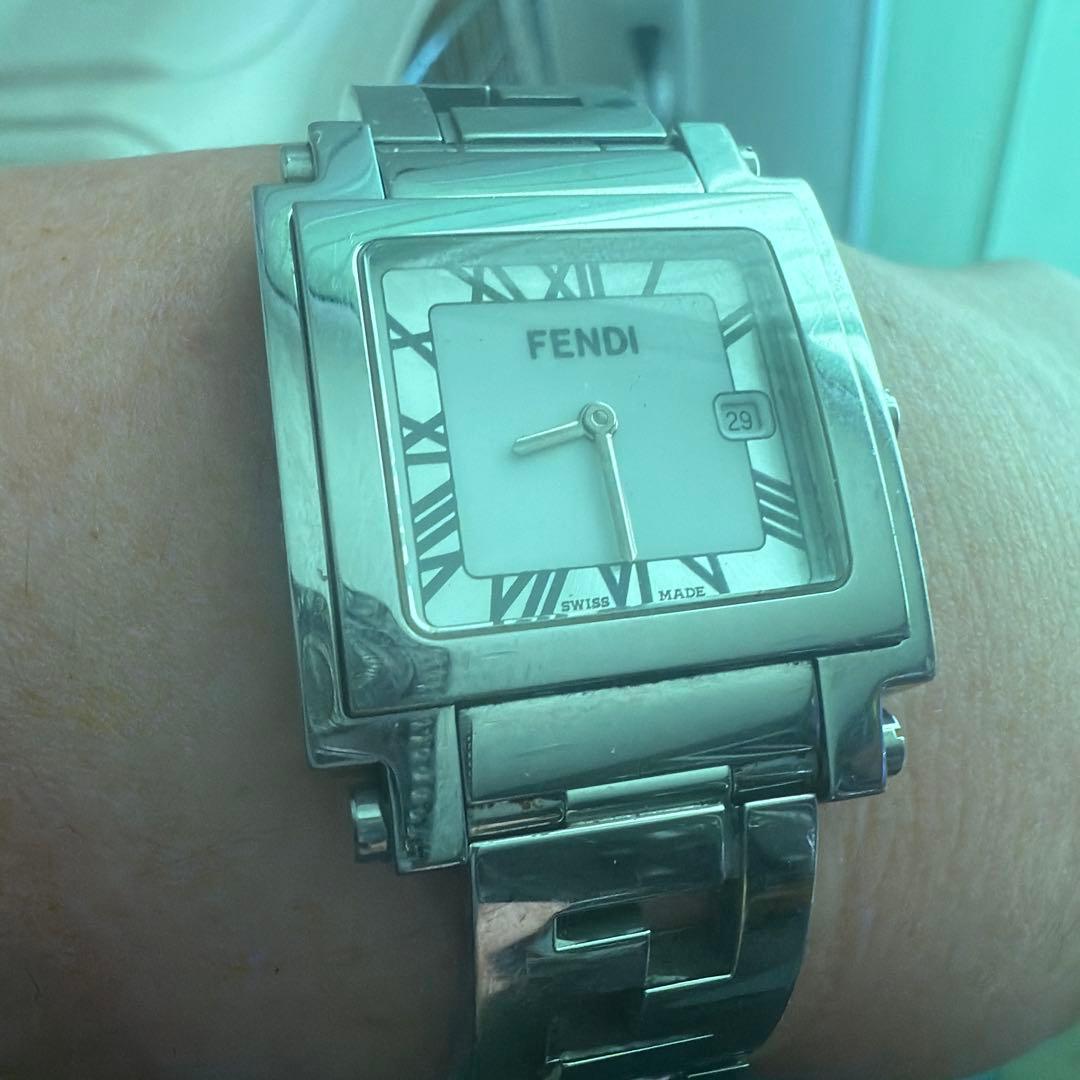 クアドロFENDI シルバー 腕時計