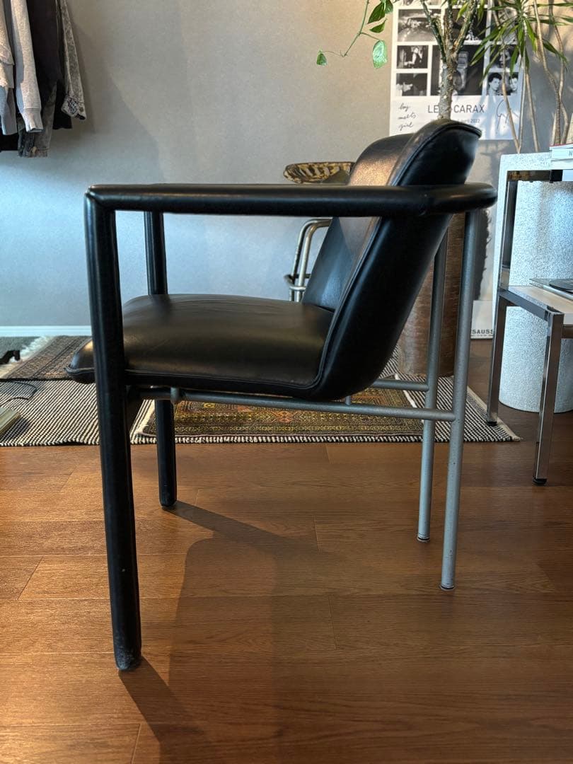 ビンテージレザーアームチェアー②