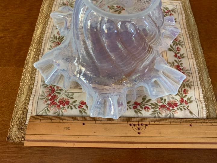 アンティーク　オパールセント　ガラスランプシェード