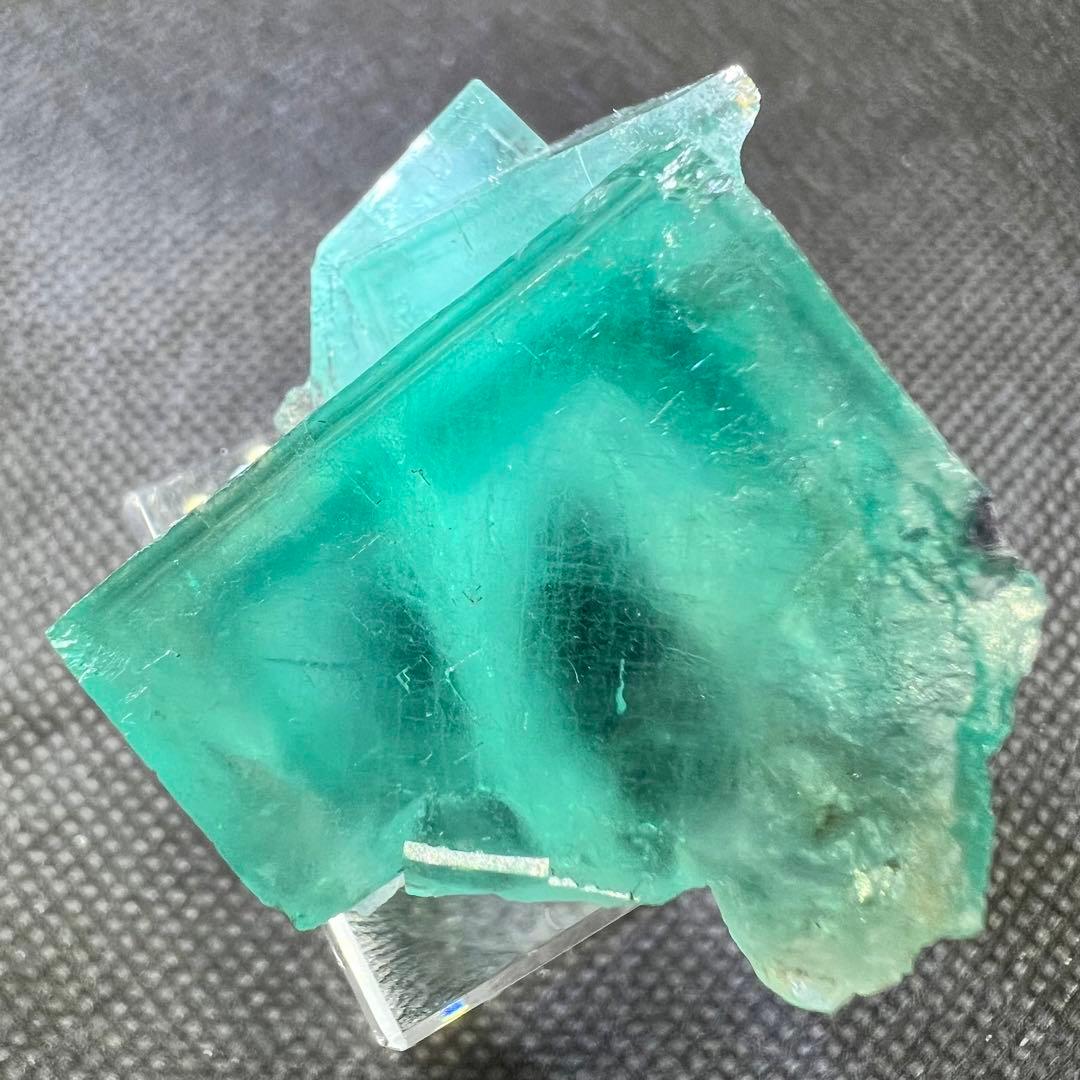 ヤオガンシャン産　「碧色」「ピクルスグリーン」フローライト　ゾーニング