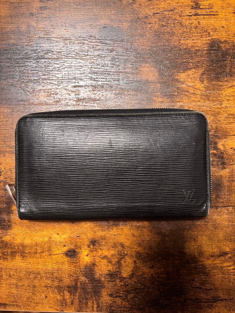 Louis Vuitton エピレザー 長財布 黒
