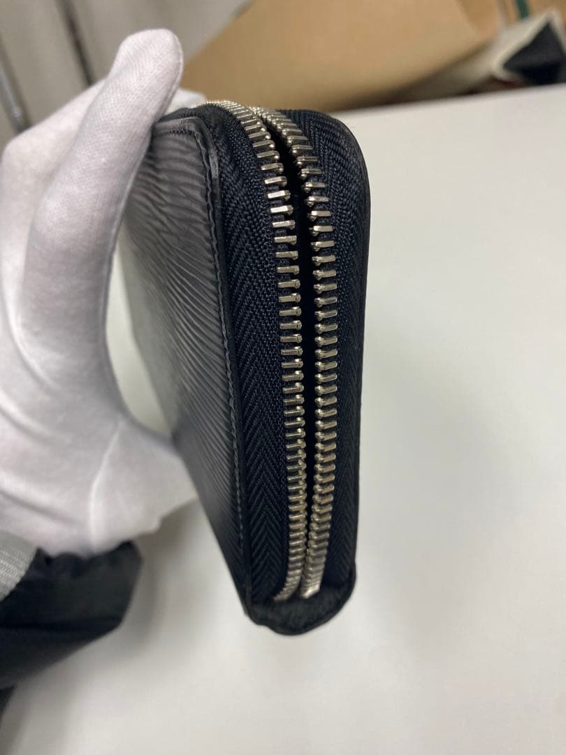 ルイヴィトン エピ ジッピーウォレット 長財布 ブラック 黒