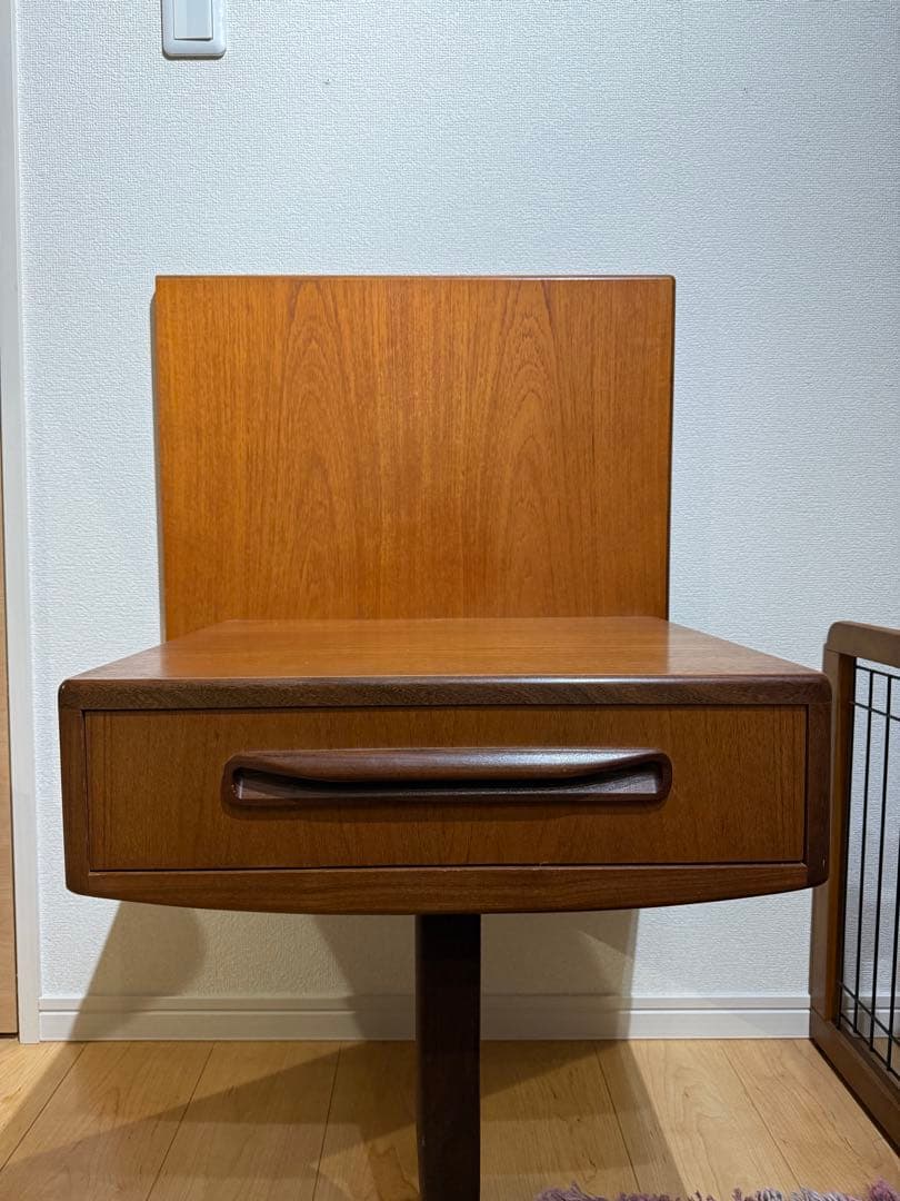 s*h様 G-PLAN ナイトテーブル　サイドボード