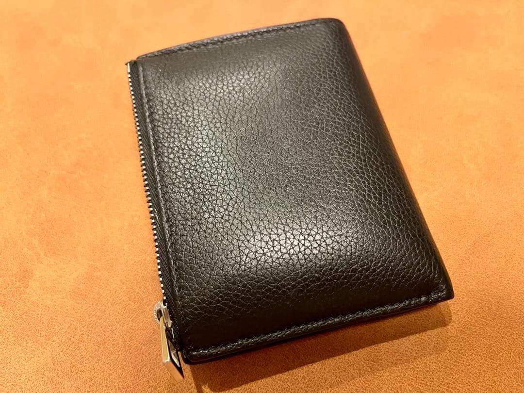 【LOEWE】スリム コンパクト ウォレット（ソフトグレインカーフ）