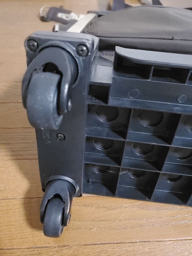 SWANY　スワニー　キャリーバッグ