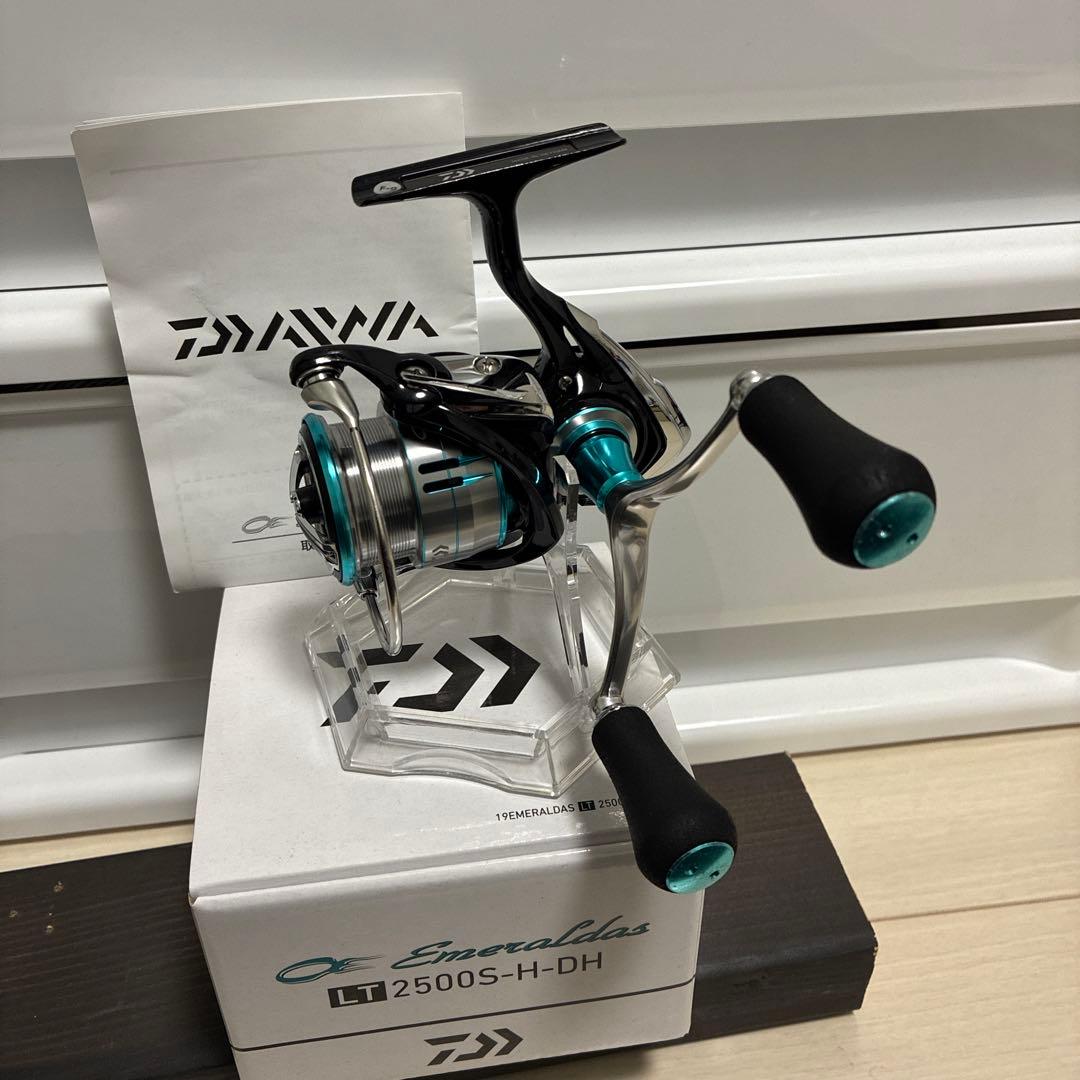 ダイワ　19エメラルダス　スピニングリール　エギング