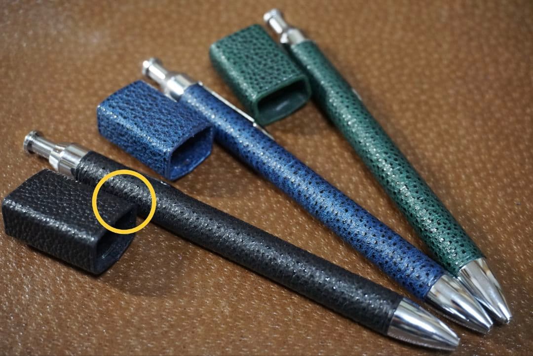 【セール】黒色　革軸ペン　消しゴムケースセット