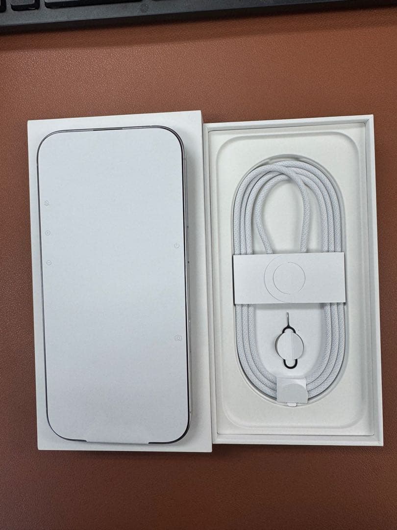 Apple iPhone 16Pro 新品本体