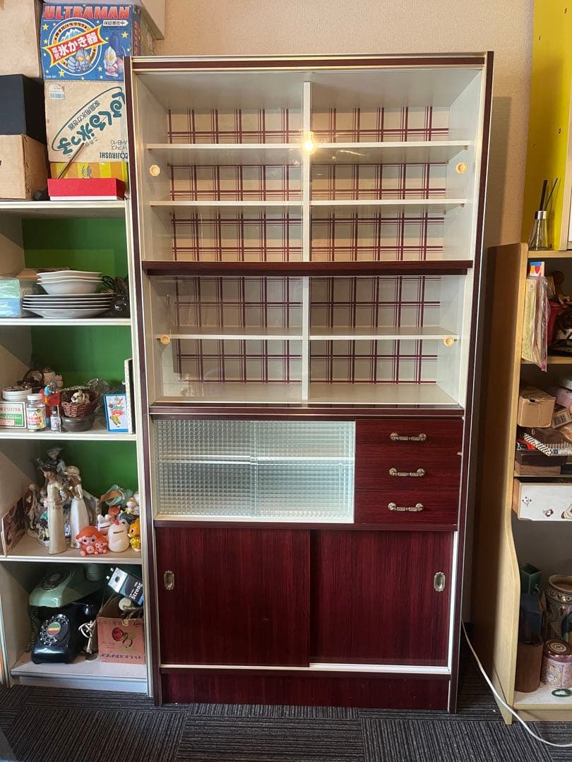 食器棚 昭和レトロ 当時物 レトロポップ 飾り棚 インテリア チェッカーガラス