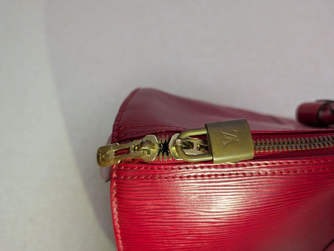 美品　ルイヴィトン エピ ボストンバッグ　赤