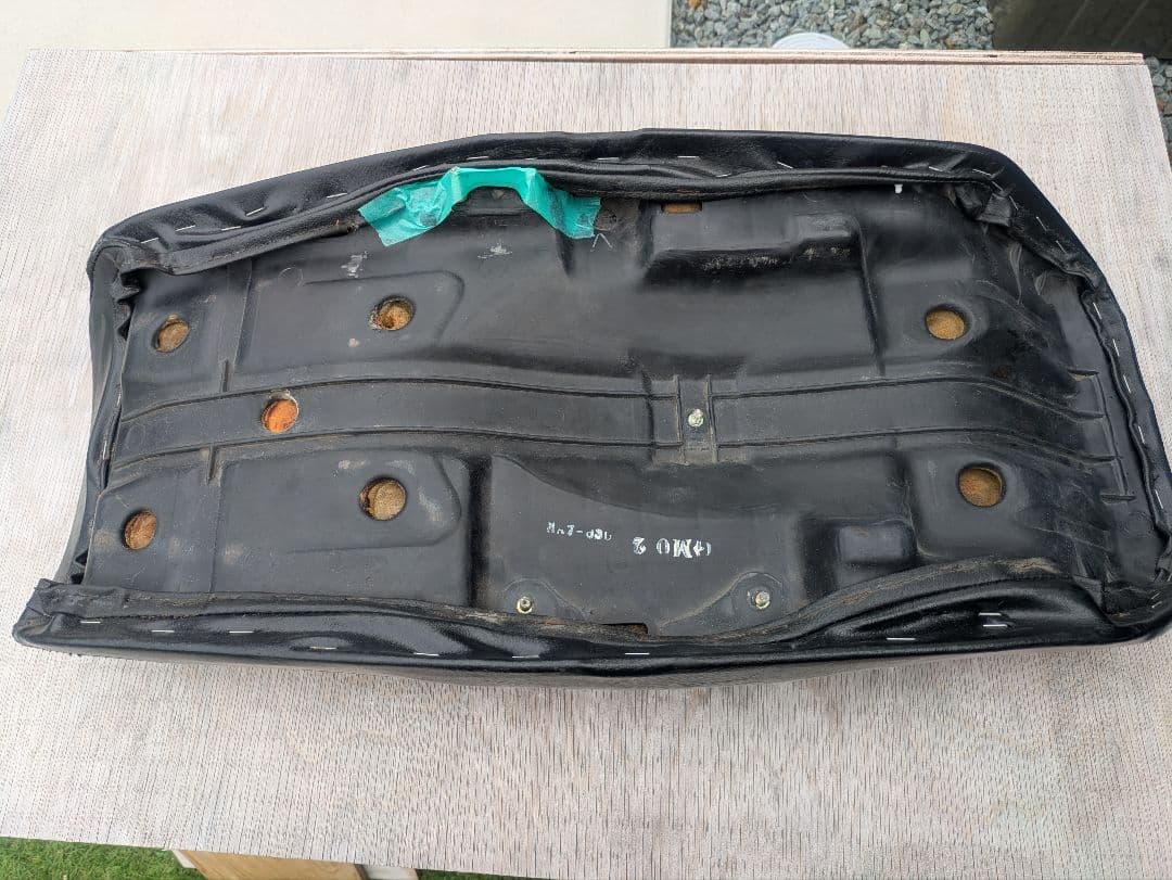 cbx550f 純正シート