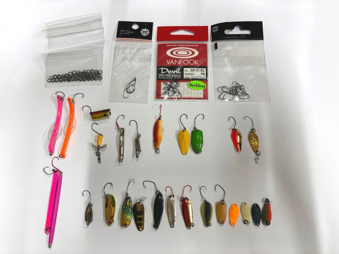 スプーンルアーセット　ルアーケース2つセット