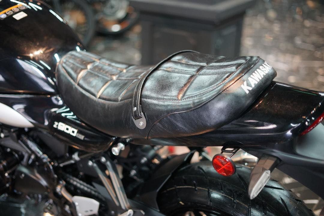 ［セール中］z900rs　シート　Javimotor　　TYPE 2　新品